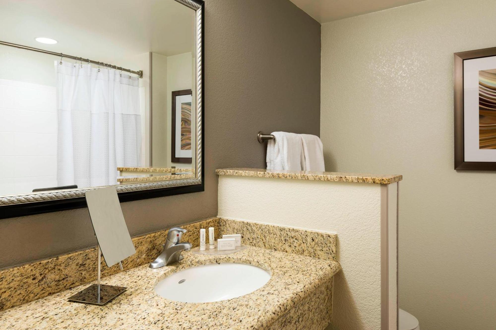 Courtyard Fort Myers At I-75 And Gulf Coast Town Center Estero Exterior photo