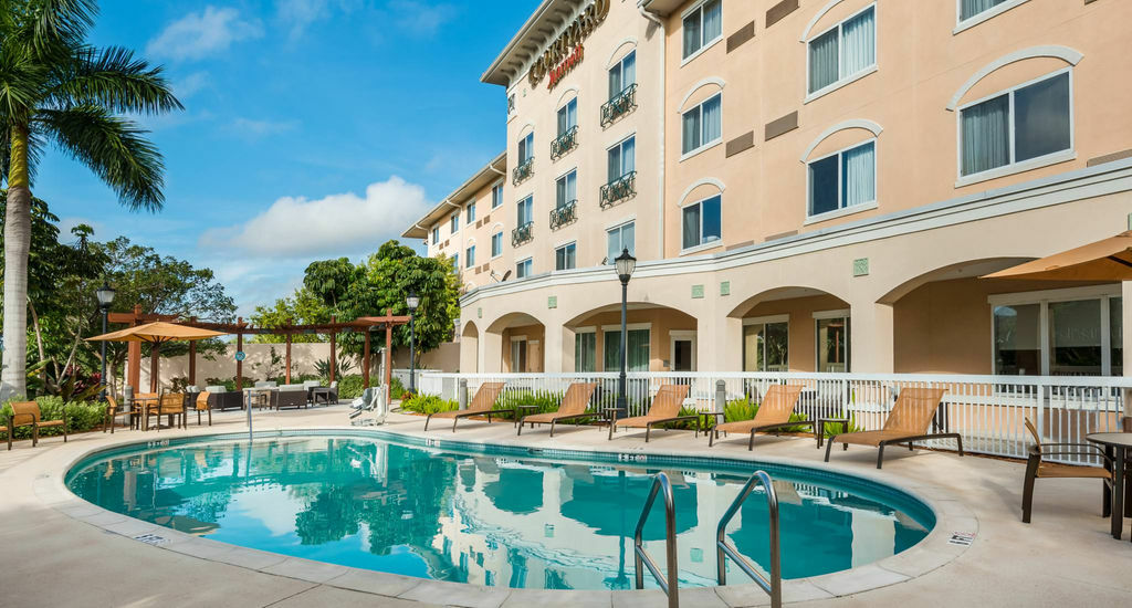 Courtyard Fort Myers At I-75 And Gulf Coast Town Center Estero Exterior photo